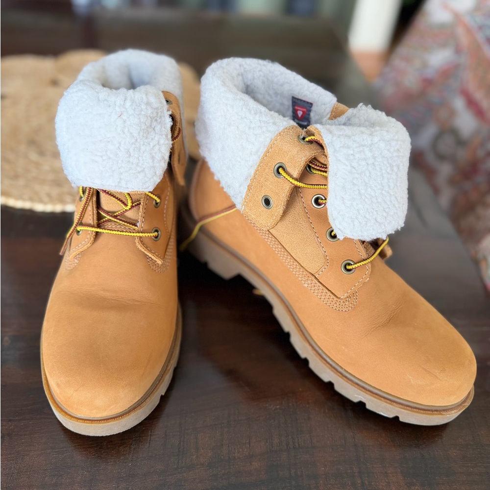 Timberland Fleece Lined Boots Wheat Leather Women’s 8.5 Boots